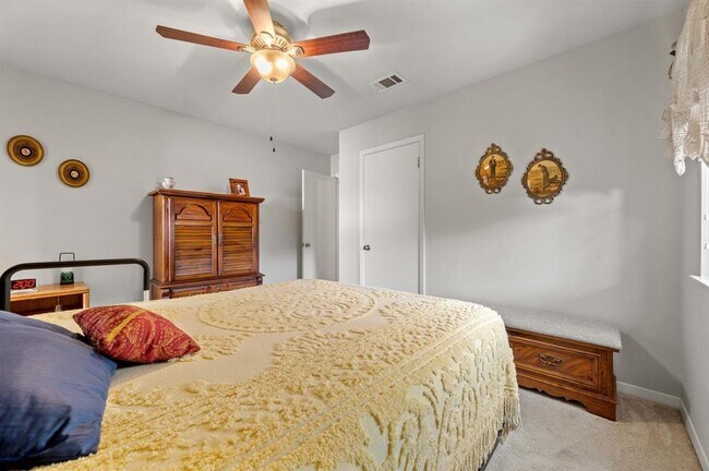 Building Photo - 2712 Thrushwood Dr