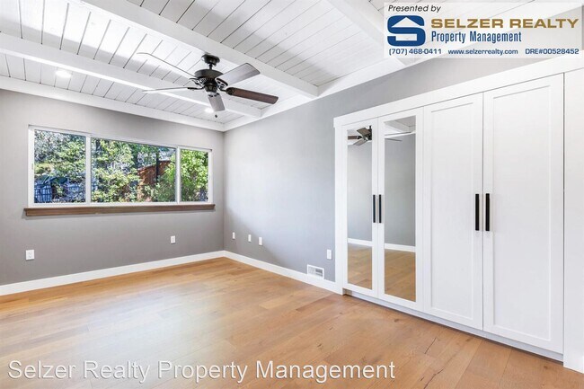 Building Photo - 3 br, 2.5 bath House - 805 Isola Way