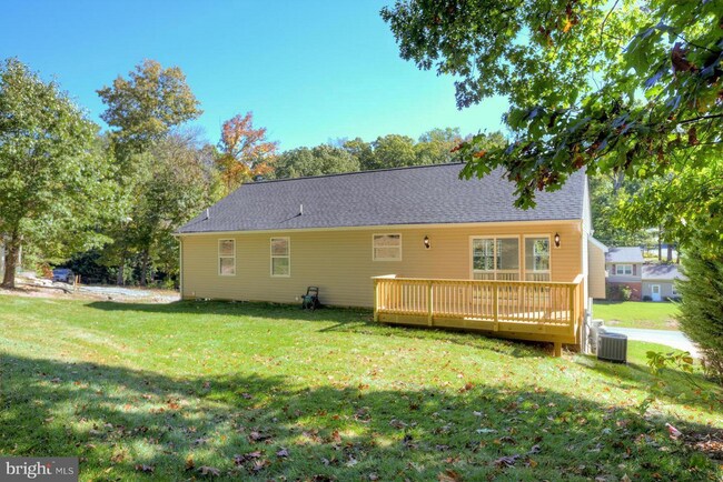 Building Photo - Sought After Aquia Harbour