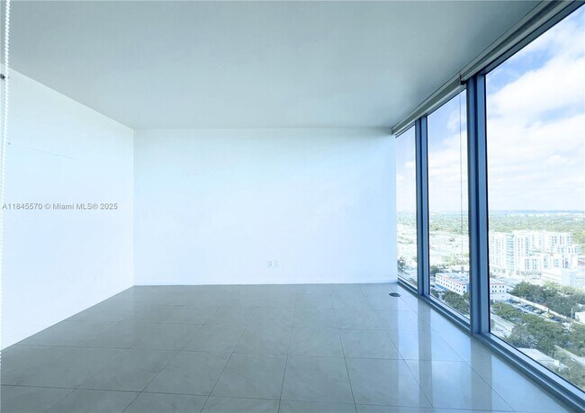 Building Photo - 601 NE 36th St