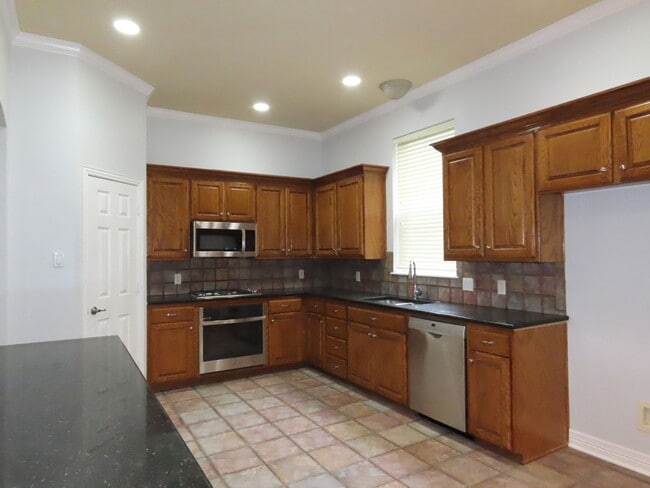 Building Photo - Coming Soon!! South Tyler, Stunning 4 Bedroom. 3.5 Downstairs Master Suite!!