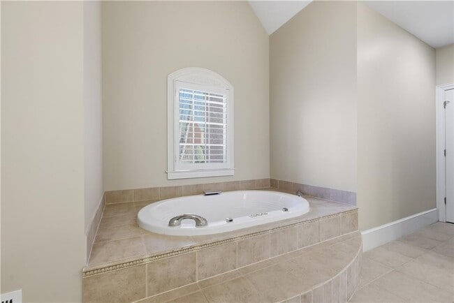 Building Photo - 179 Grandmar Chase