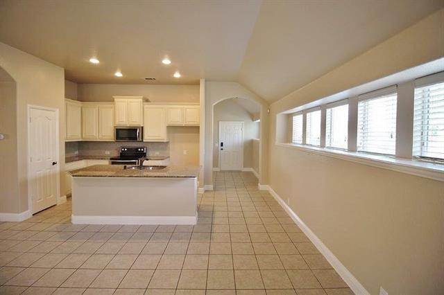 Building Photo - 6613 Meadow Glen Dr