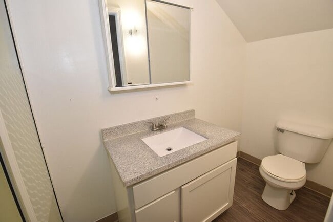 Building Photo - Elkhart 3 bedroom and 2 full baths