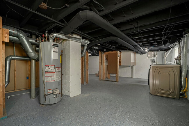 Building Photo - 1007 Mohawk Ave