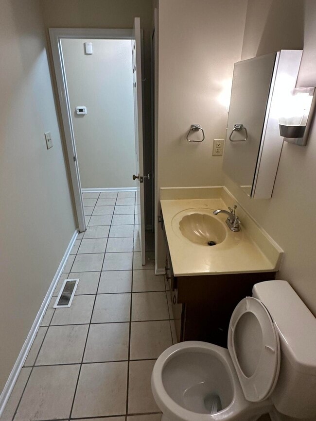 Building Photo - 415 Ridgewood Ln
