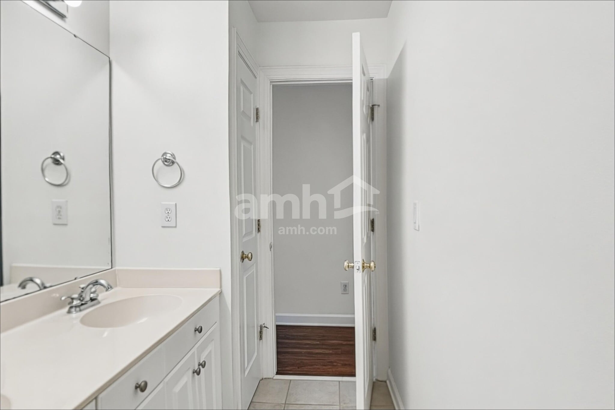 Building Photo - 4030 Belle Meade Cir