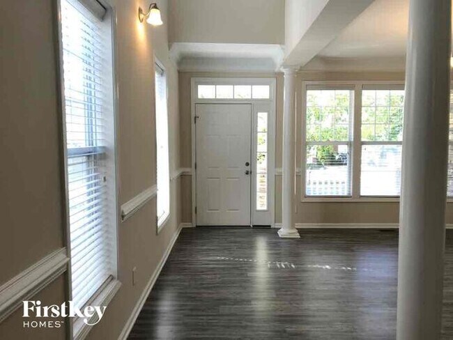 Building Photo - 1988 Sinclair Trce