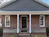 Building Photo - 306 S First St