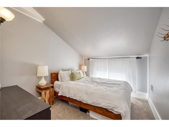 Building Photo - 4520 Bryant Ave S