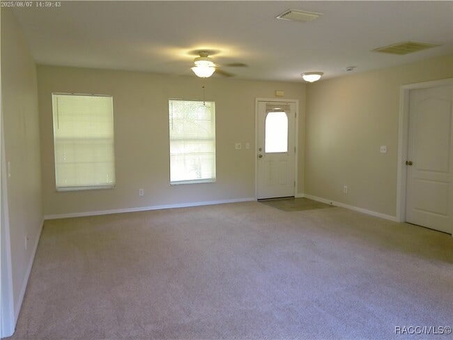 Building Photo - 6015 E Carmel Ln