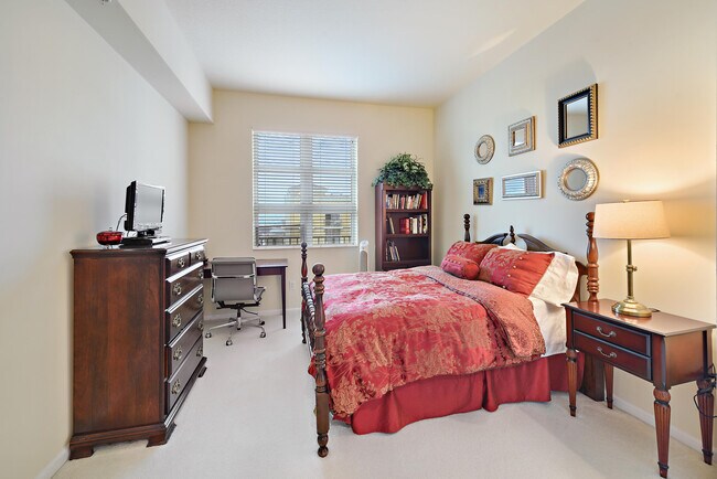 Building Photo - 403 S Sapodilla Ave