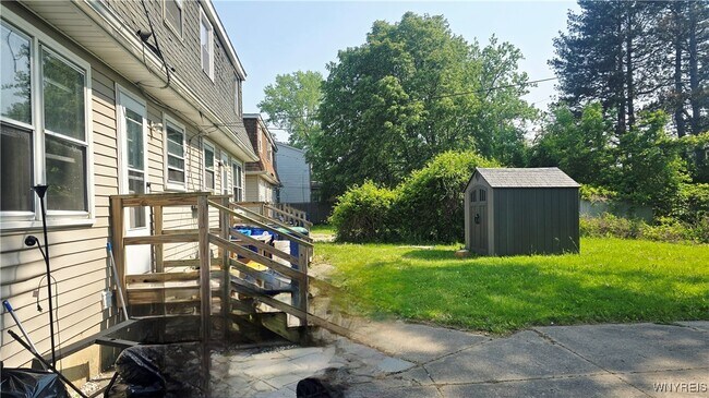 Building Photo - 185 Fairgreen Dr