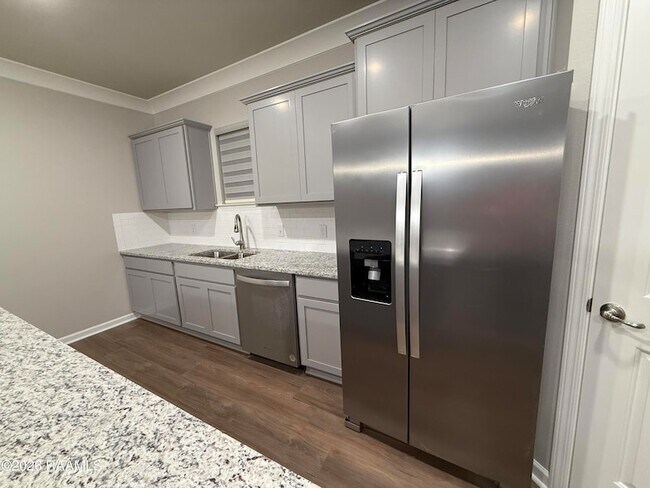 Building Photo - 401 Eastwood Dr