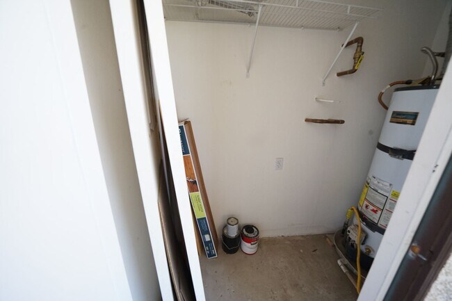 Building Photo - 2291 W Horizon Ridge Pkwy