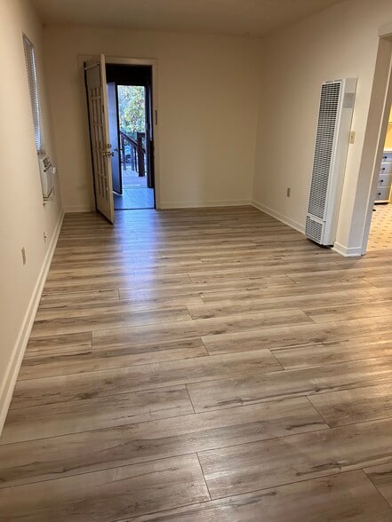 Building Photo - 226 Elefa St