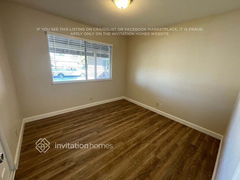 Building Photo - 267 Bowline Dr