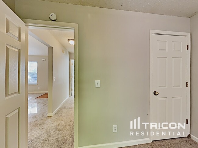 Building Photo - 215 Winterville Dr