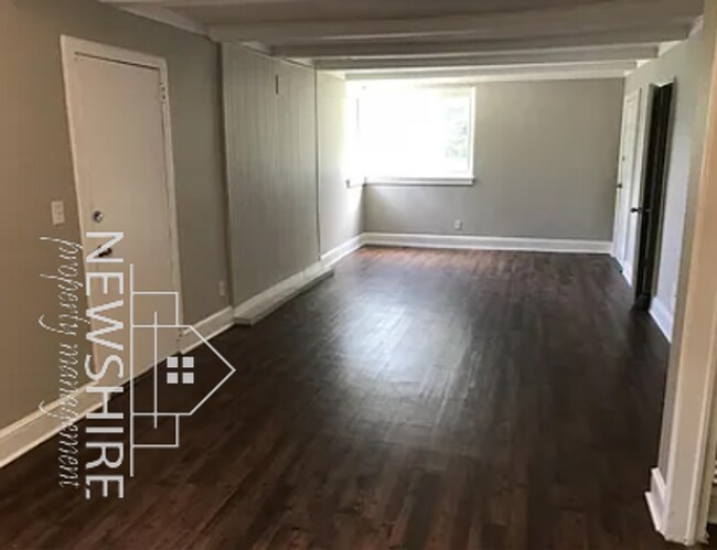 Building Photo - 11 Ridgeway Dr