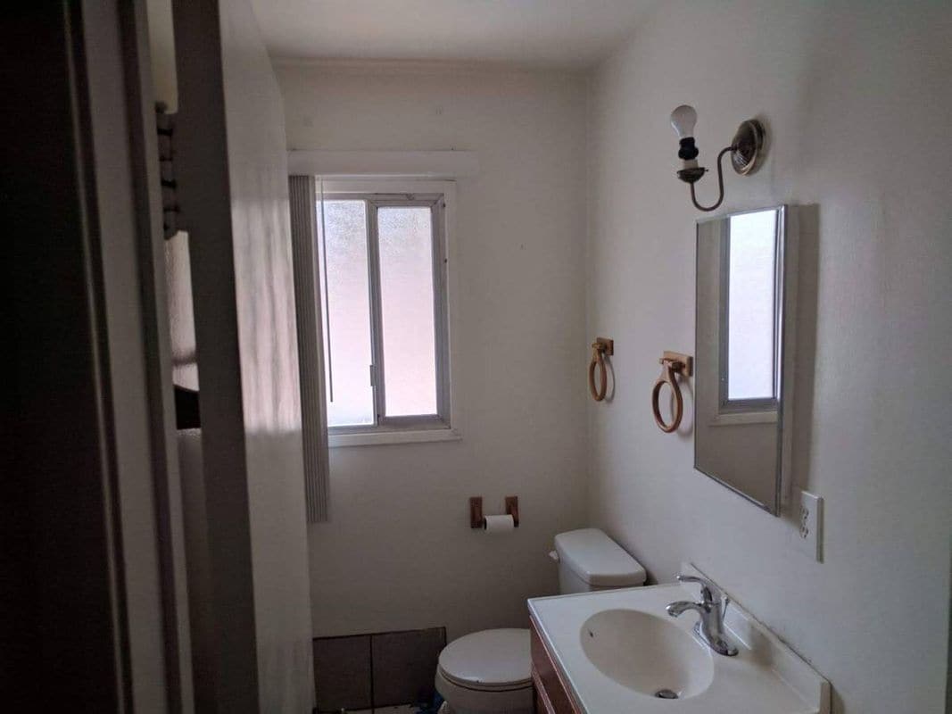 Building Photo - 82298 Sierra Ave