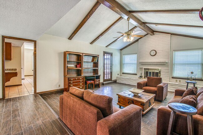 Building Photo - Beautiful 1-story southwestern-style home in west El Paso