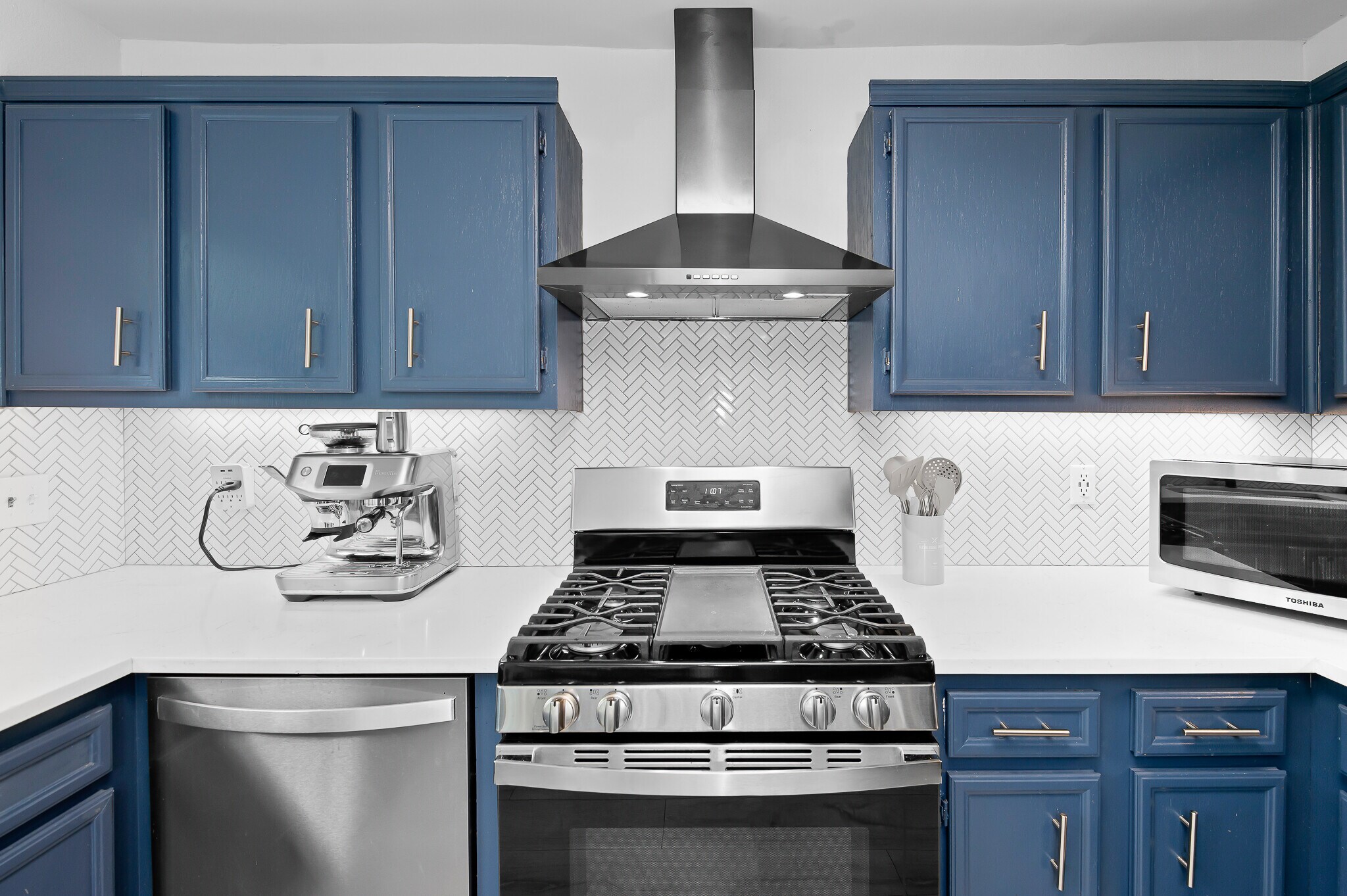 Building Photo - 2110 Spring Breeze Dr