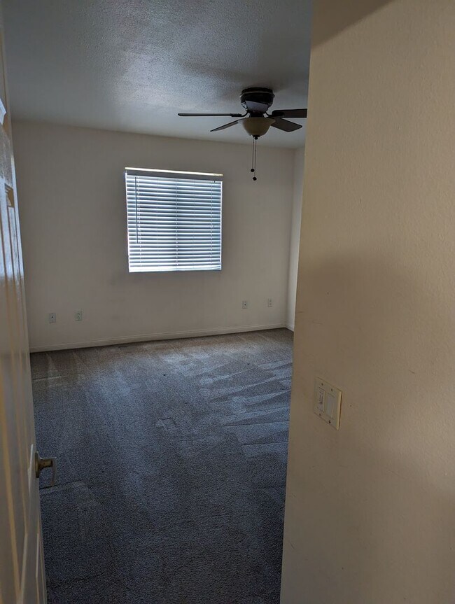 Building Photo - AMENITIES! Upstairs 1 Bed/ 1 Bath at Villl...