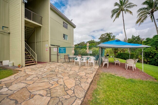 Building Photo - 355 Kalanianaole St