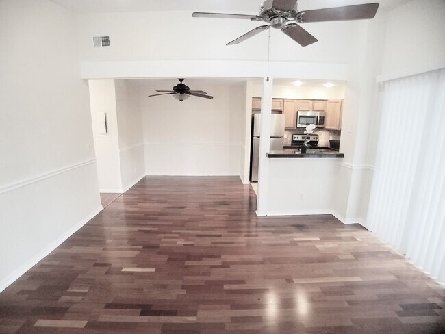 Building Photo - Beautiful 1/1 Wood Floors Condo for Rent i...