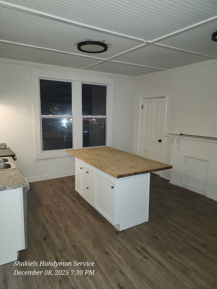 Kitchen Island - 6216 Elmwood Ave