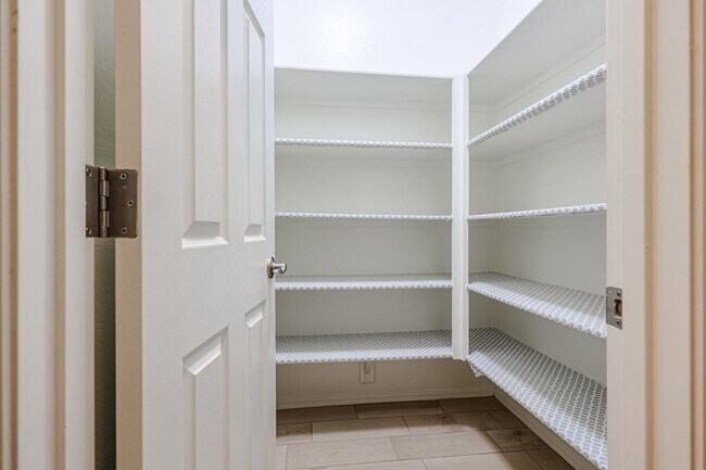 Building Photo - 12226 W Locust Ln