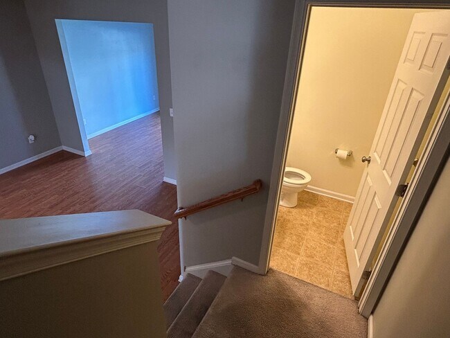 Building Photo - 941 Lansdowne Rd