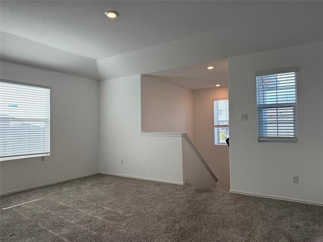 Building Photo - 404 Milliner Lp