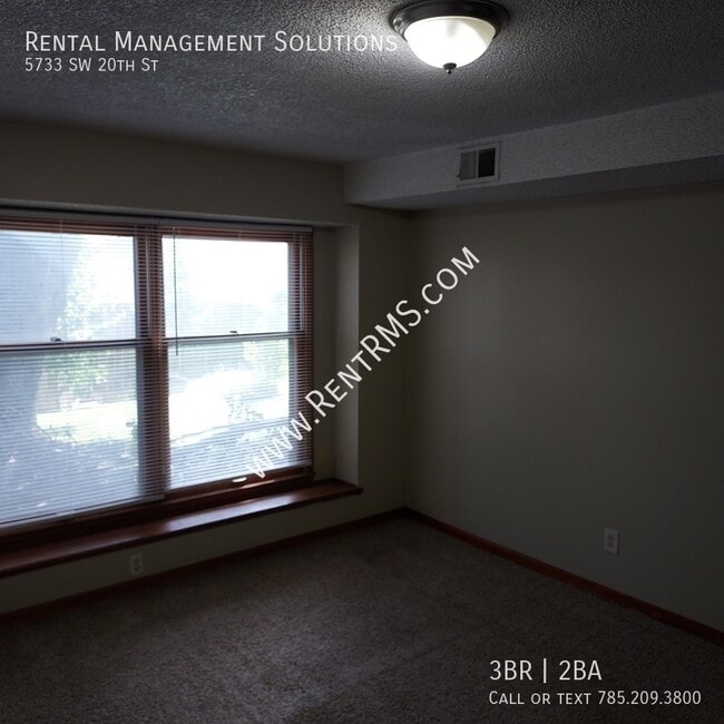 Building Photo - 5733 SW 20th St