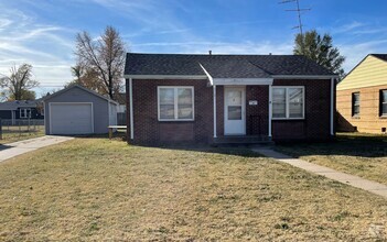 Building Photo - 2 Bedroom, 1 Bathroom House