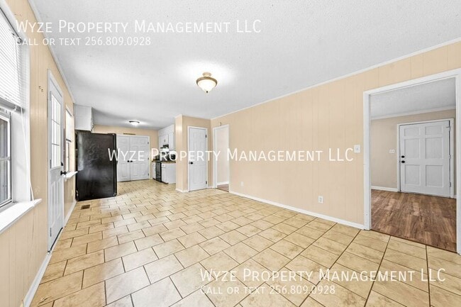 Building Photo - 2213 Cecille Dr SW