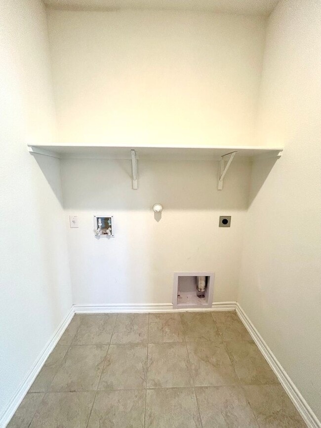 Building Photo - *COMING SOON* Spacious 3BD/2BA Near Briggs Ranch Golf Club with Office & 2-Car Garage!