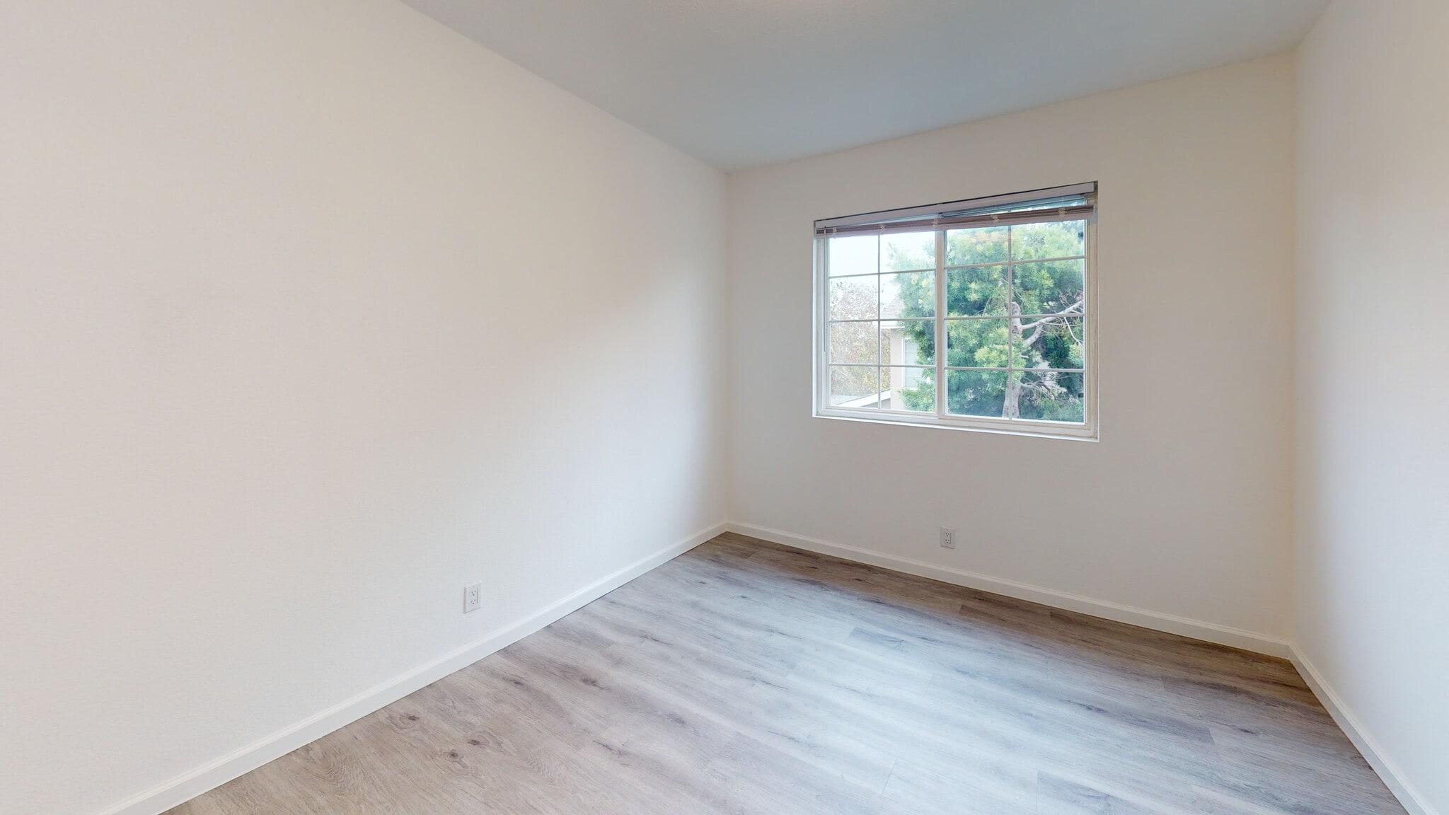 Building Photo - 1006 Tilton Ave