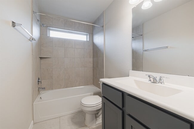 Building Photo - 3002 Roberta Sue Dr