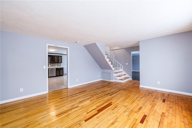 Building Photo - 67 Cranberry Rd