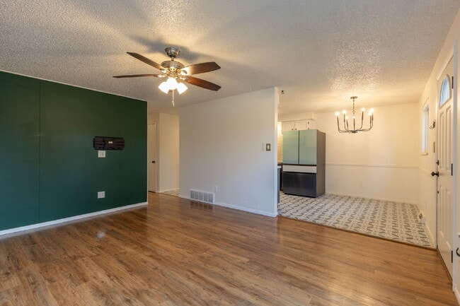 Building Photo - 926 Yeager Pl