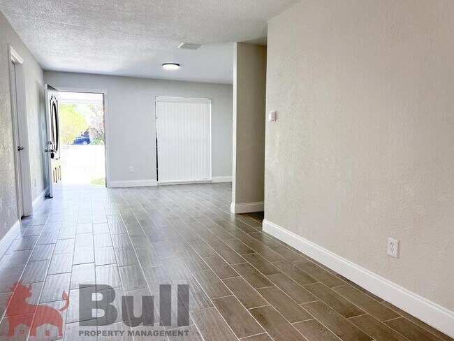 Building Photo - 4438 Weldon Pl