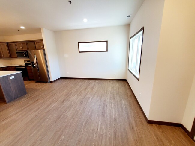 Building Photo - 3 Bed 2.5 Bath Townhome!