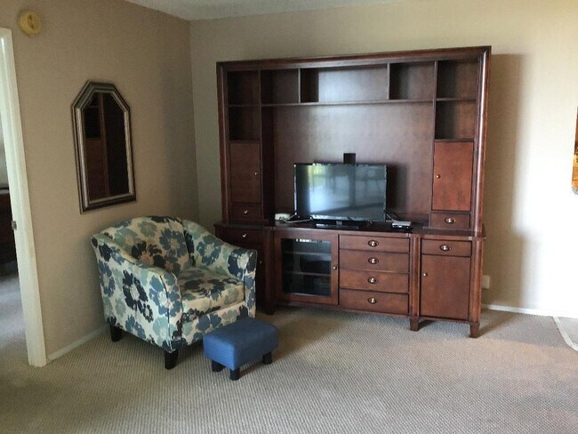 Building Photo - 2940 N Course Dr