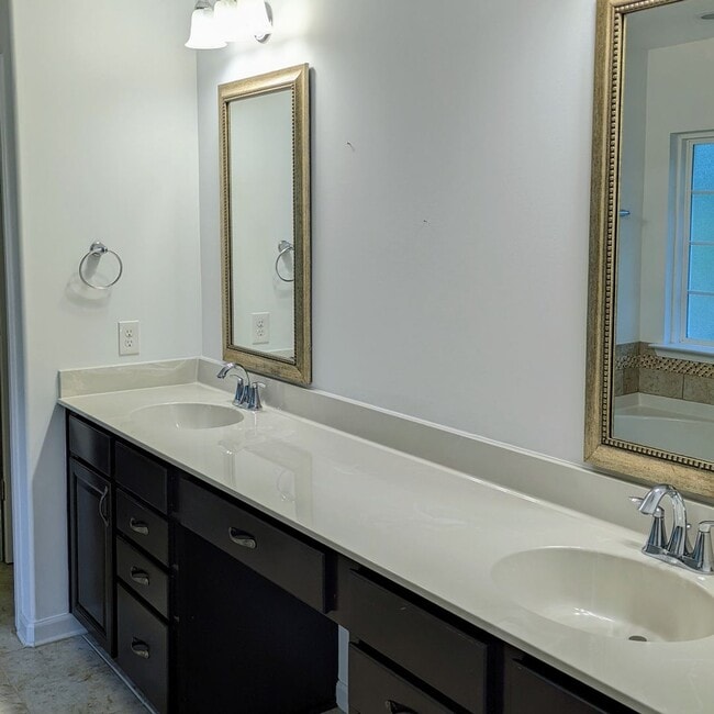 Building Photo - Beautiful 4 Bedroom Home in Palmetto Pointe