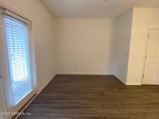 Building Photo - 1524 Fieldview Dr