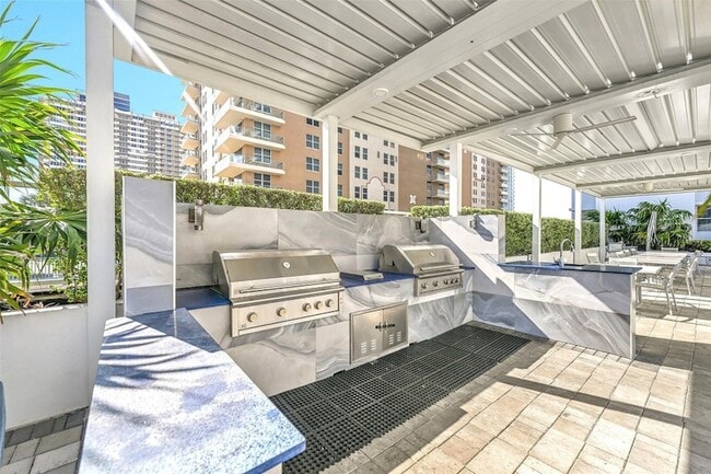 Building Photo - 1880 S Ocean Dr