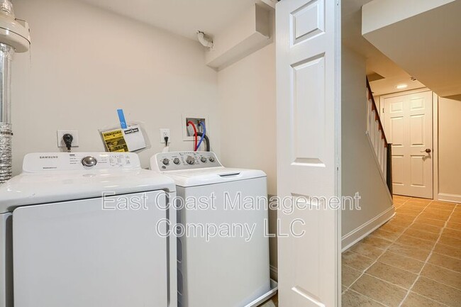 Building Photo - 518 Normandy Ave