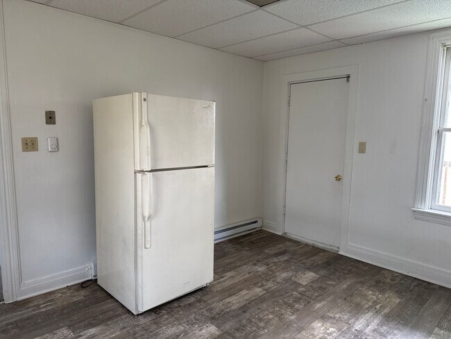 Building Photo - 124 Pershing Ave