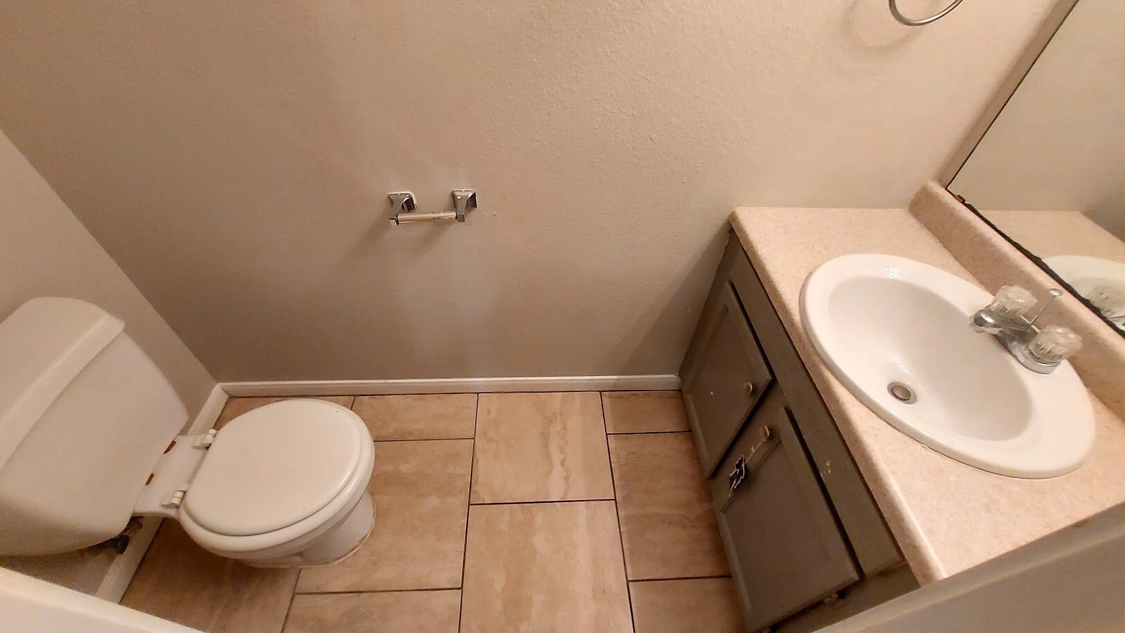 Half Bath - 2300 Abernathy St
